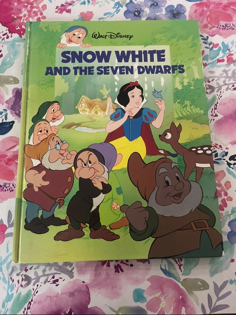 Walt Disney's Snow White and the Seven Dwarfs vintage 1988 hardcover book
